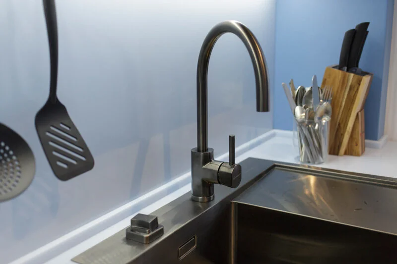 Мойка для кухни Omoikiri Akisame 65-GM-L 65 см вороненая сталь чаша слева 4973097