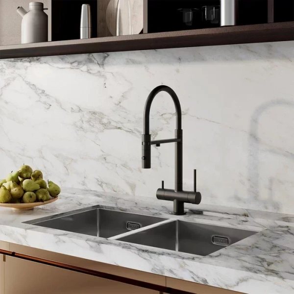 Смеситель для питьевой воды IDDIS Ace с гибким изливом черный матовый ACEBLFFi05