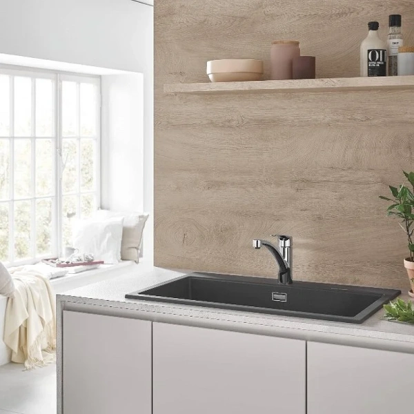 Смеситель для кухни Grohe Eurosmart с поворотным изливом 33281003