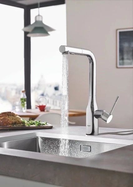 Смеситель для кухни Grohe Essence с вытяжным изливом 30504000