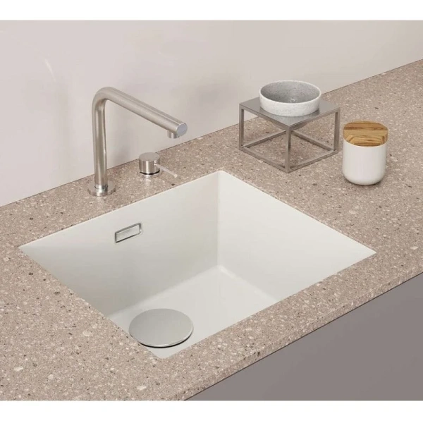 Смеситель для кухни Omoikiri Nara-BN нержавеющая сталь 4994328