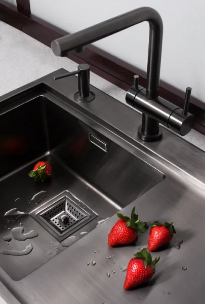 Смеситель для кухни Omoikiri Nagano-GM + Pure drop Lite вороненая сталь 4179.8028