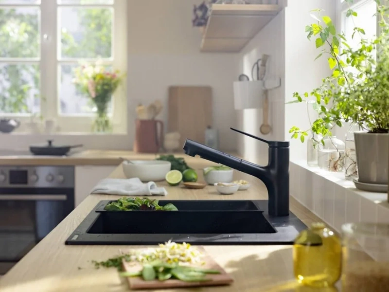 Смеситель для кухни Hansgrohe Zesis M33 матовый черный 74803670