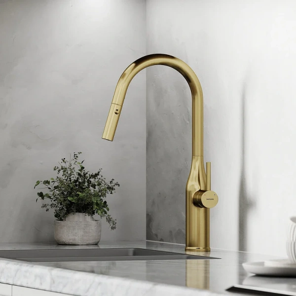 Смеситель для кухни Sancos Grand брашированное золото SC4002BG