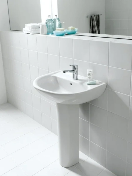 Раковина Laufen Pro 65 см подвесная, с 1 отверстием для смесителя 8.1095.3.000.104.1 Staron